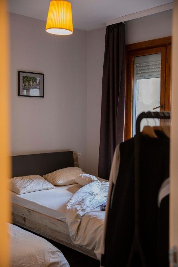 Central Sofia 3-Bedroom Apartment - Urban Art Gallery - Free Parking! Exterior foto